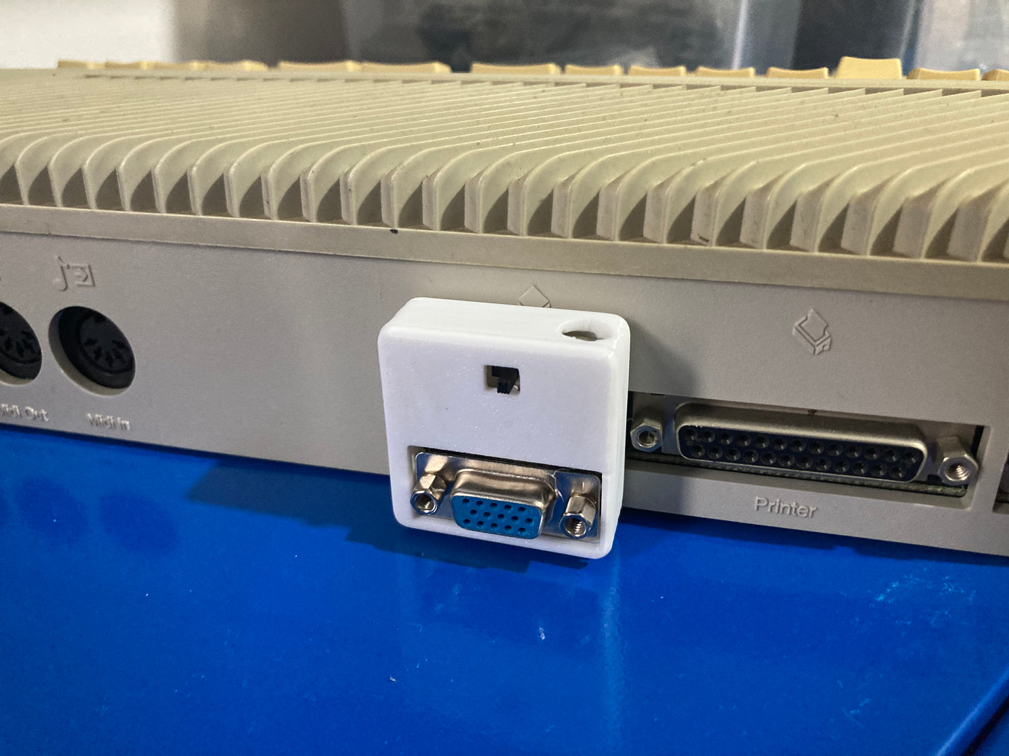 ATARI ST DIN13 TO VGA ADAPTOR LOW-MEDIUM/HIGH SWITCHABLE WITH AUDIO OUT